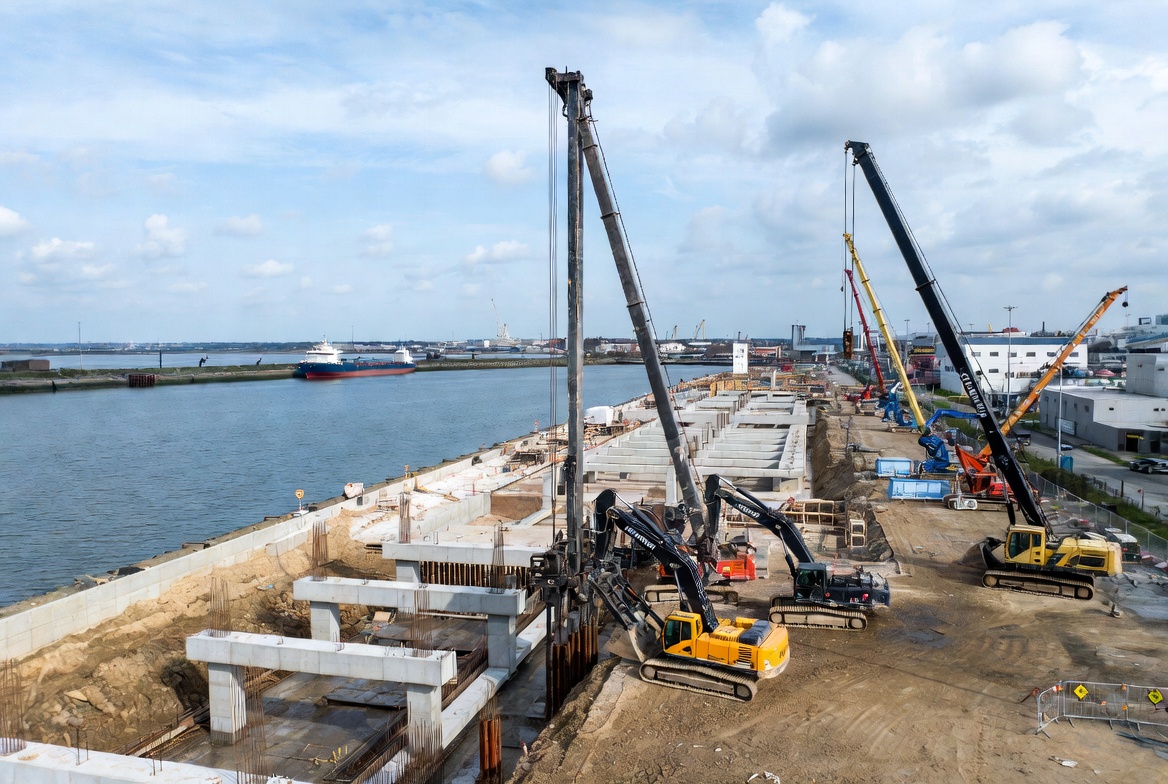 Port infrastructure contractor construction quay wall insurance